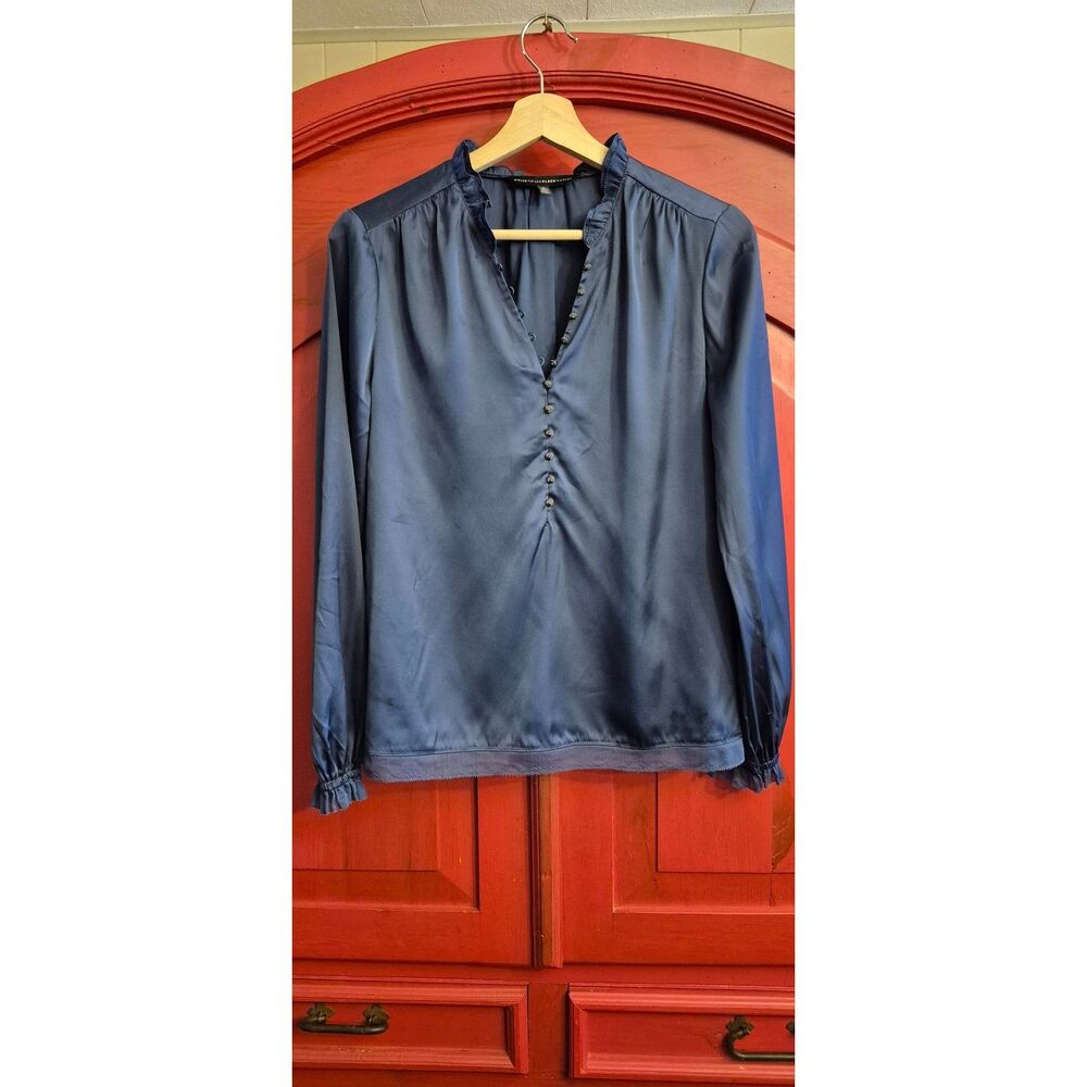 White House Black Market Size 2 Smokey Blue Sateen Tiny Button Shirt Ruffle EUC